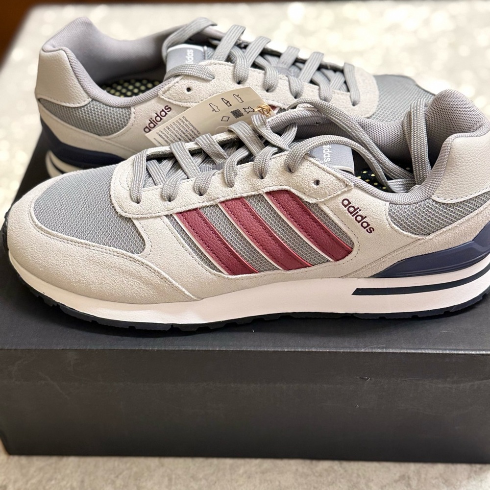 Adidas Run 80s Men’s 12,Gray/Red New in Box